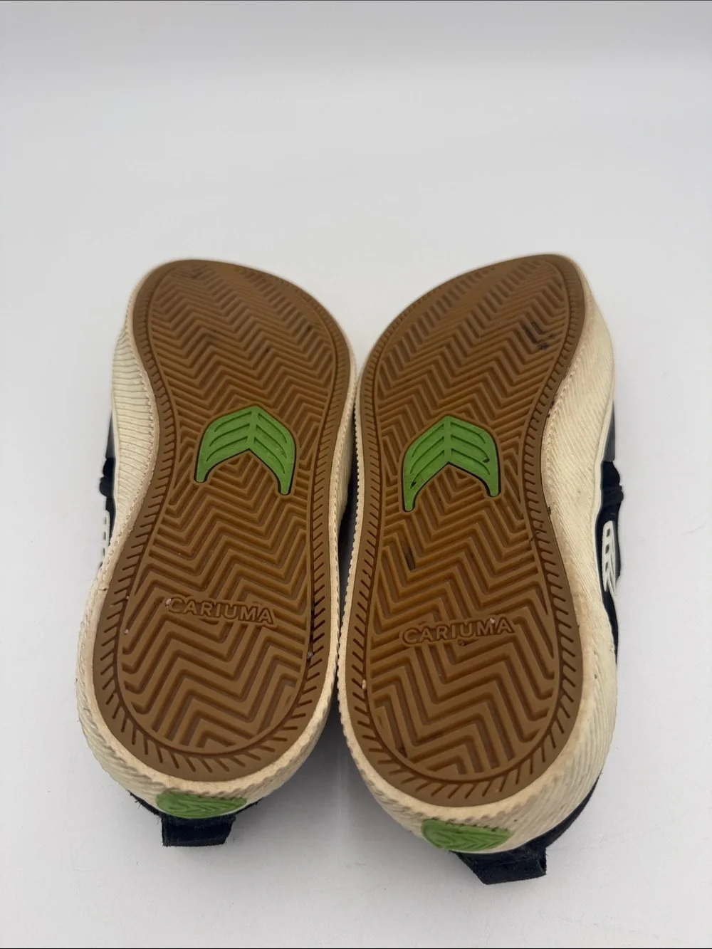 Cariuma Casual Slip-On Men's Shoes in Black - Comfort Everyday 7.5 casual beach